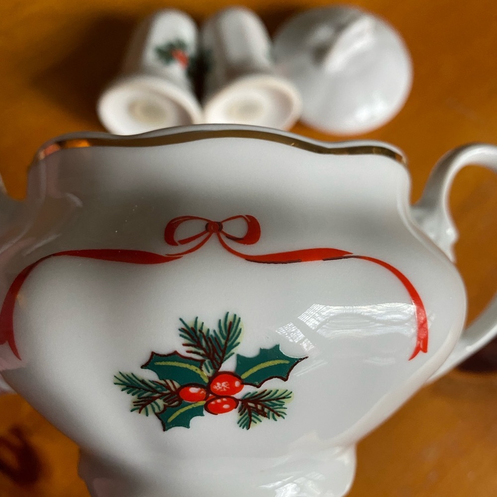 Basket of Cheer Sugar Bowl & Lid, VTG china by Baum Brothers, Poland, Christmas - Picture 2 of 6